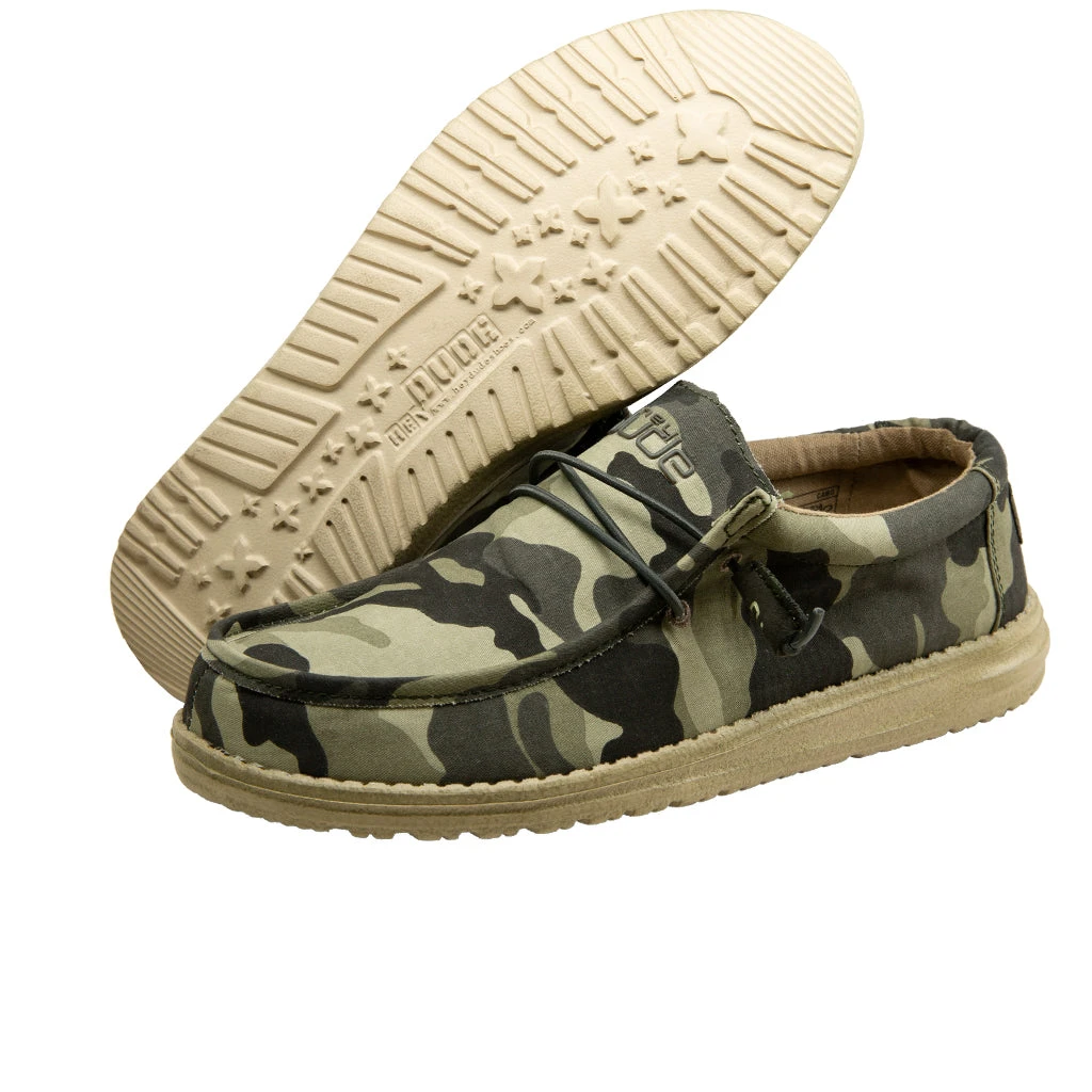 Hey Dude Men's Wally Canvas Camo Shoes 110067003